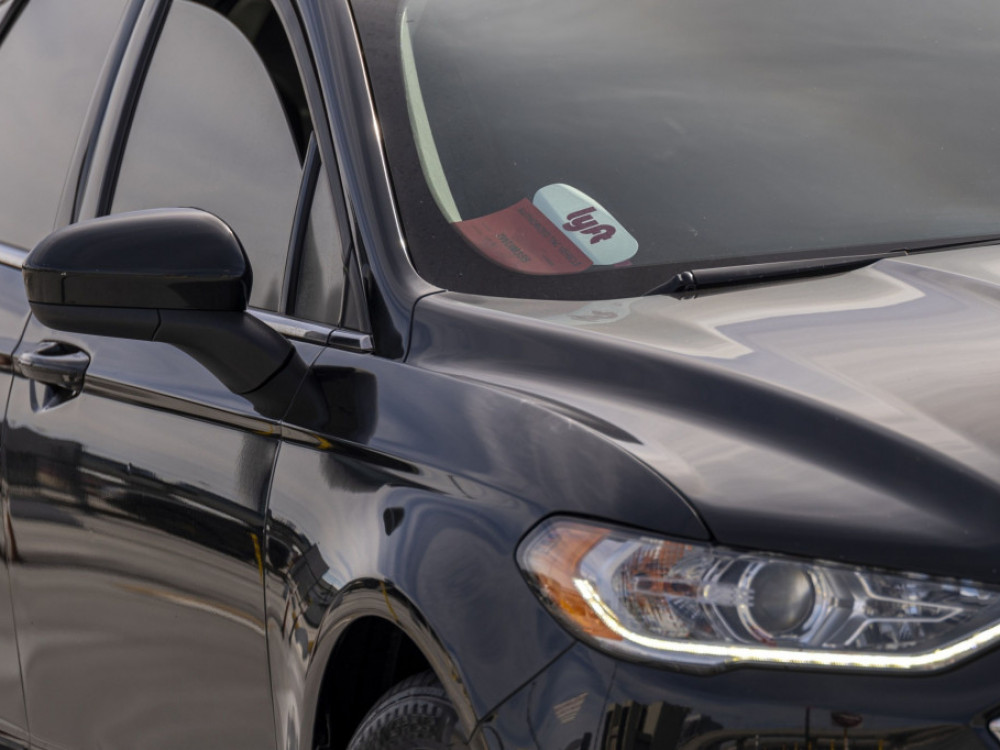 Lyft ponire nakon razočarenja, povukavši Uber sa sobom