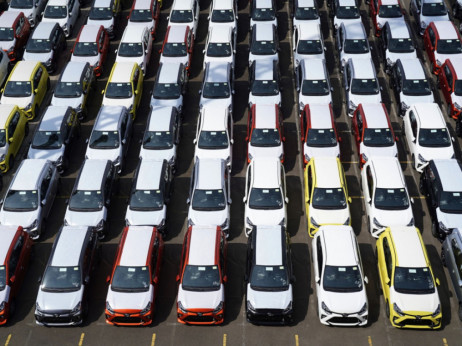 Prodaja automobila u Rusiji pala je rekordnih 79 posto
