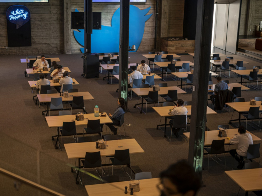 Twitterove dionice padaju dok je sudski spor na vidiku