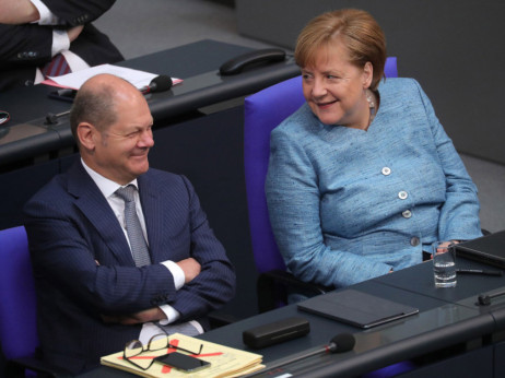 Merkel upozorava na posljedice izolacije Rusije
