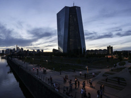 Trgovci eurima skeptični prema obećanjima ECB-a