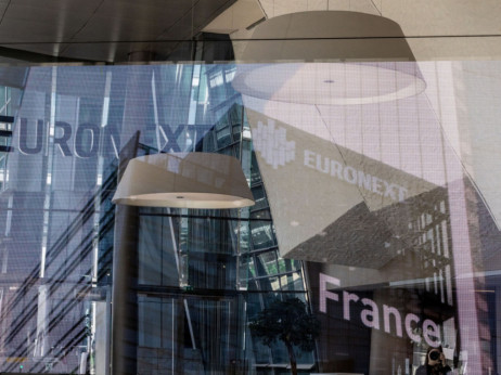 Akcije u Evropi uglavnom pale u isčekivanju daljeg zatezanja ECB
