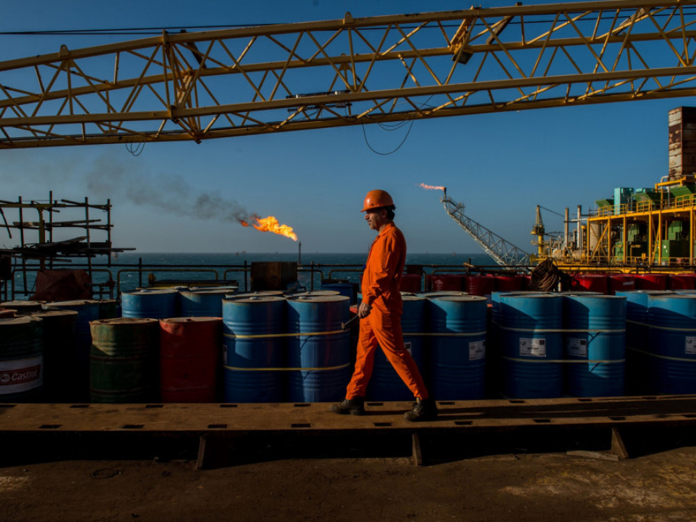 Barel nafte iznad 123 dolara, ponuda oskudnija nego tokom recesija