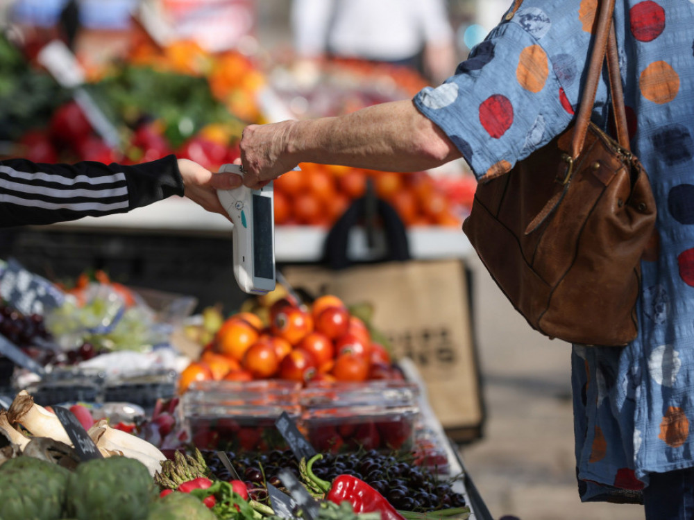 Plate stižu mjesečnu, ali ne i godišnju inflaciju od 16,1 odsto u RS