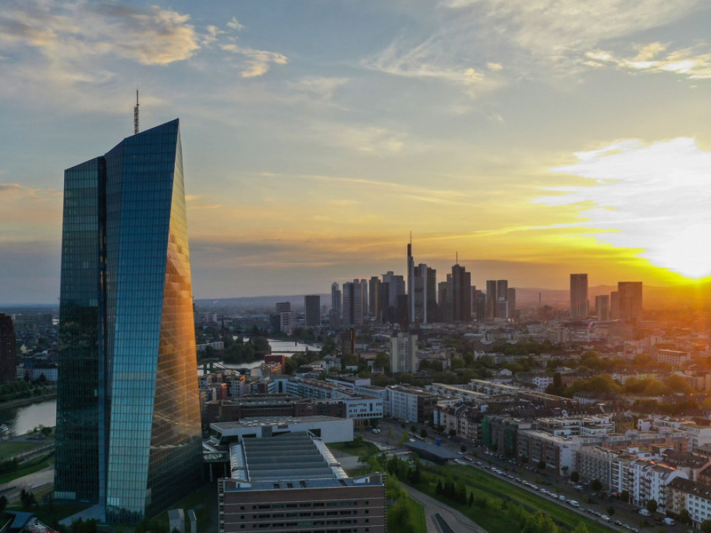 ECB: Razmatra se podizanje kamatnih stopa za 0,5 pp