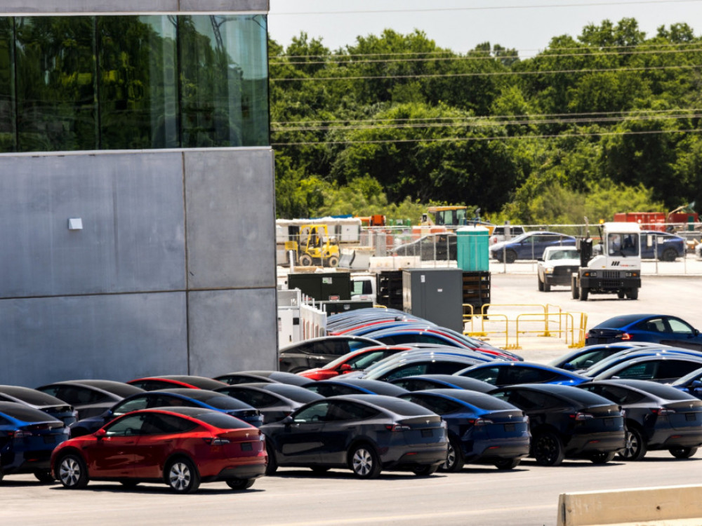 Nakon rekordne proizvodnje Tesla privremeno zatvara fabrike