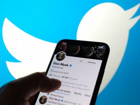 Masovni otkazi u Twitteru, Musk se žali na bijeg oglašivača