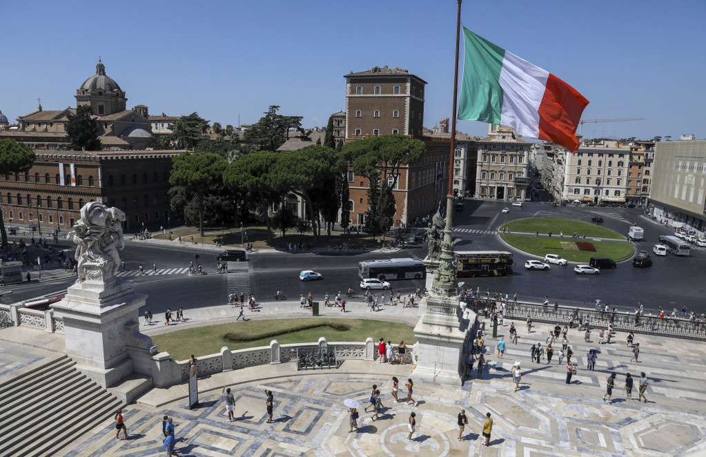 Moody's smanjio rejting Italije na negativan