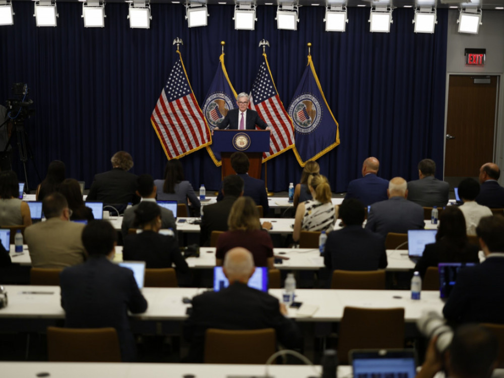 Fed sklon većem povećanju stopa, akcije potonule