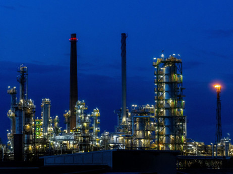 Njemačka preuzima kontrolu nad tri Rosnjeftove rafinerije nafte