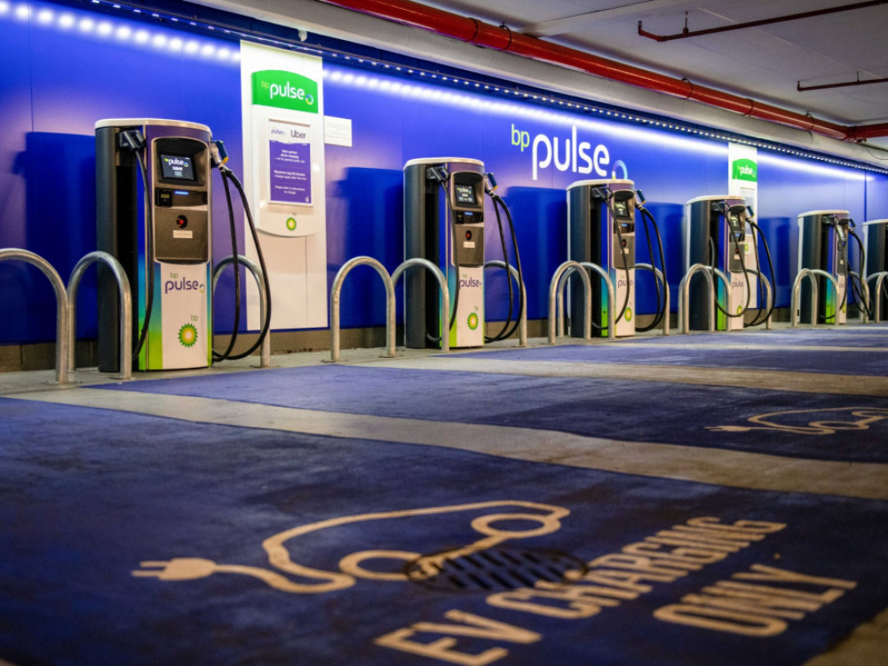 British Petrol će uz novi ugovor napajati električne taksije u Londonu