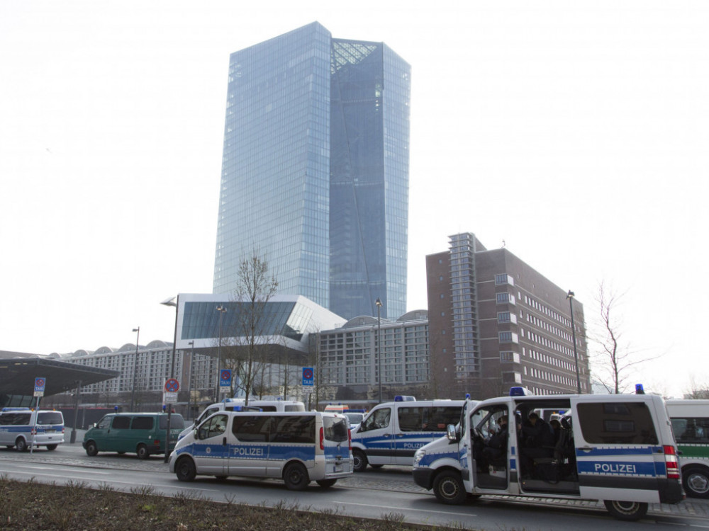 ECB će za po 50 bp podići stope u decembru i februaru