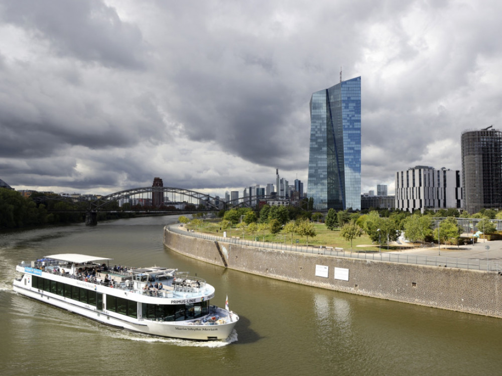 ECB podigla kamatne stope za novih 75 baznih poena