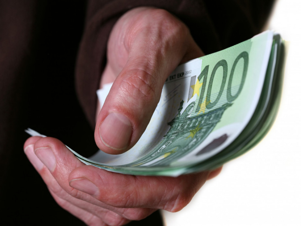 Kako isplatiti odgovarajuću plaću radnicima, a ne otići u bankrot