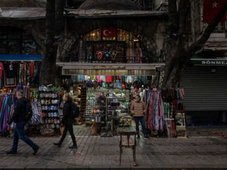 Zemljotres zaustavio ubrzani rast turske ekonomije uzrokovan izbornom potrošnjom