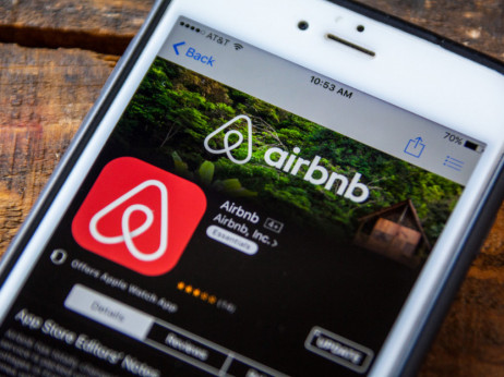 Airbnb pogođen padom rezervacija i cijena