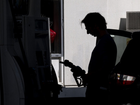 Nafta nastavlja padati, čekaju se podaci o inflaciji u SAD-u
