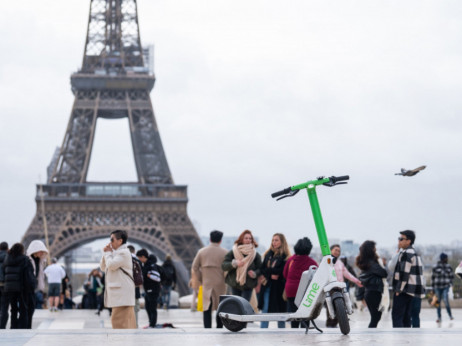 Parižani protiv električnih romobila, vlasti se ne slažu