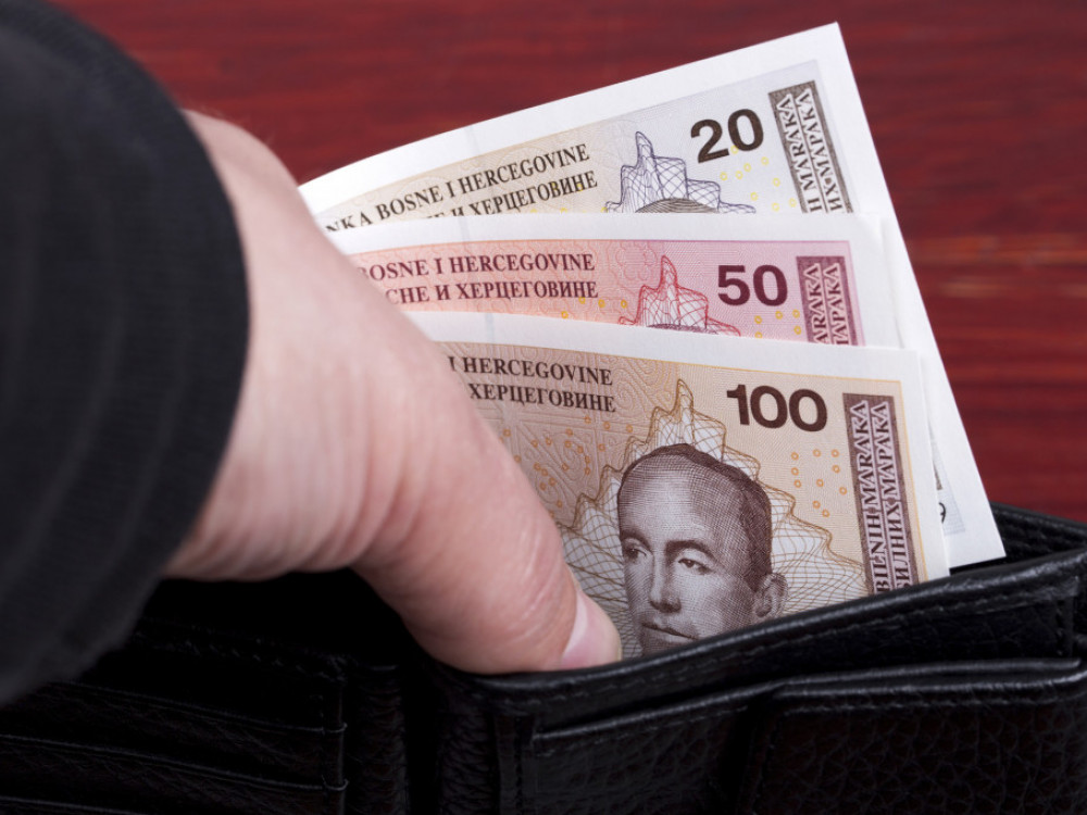 Pet stvari za početak dana: Koliko je ko plaćen u BiH, a ko ide pod sankcije
