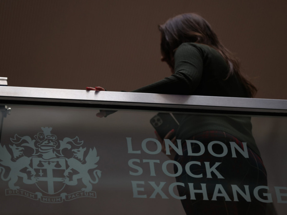 Podaci i izjave bankara odvukli evropske berze u crveno