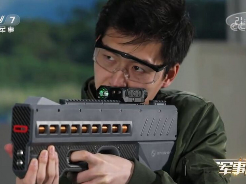 Kineski elektromagnetski pištolj za gušenje nasilnih prosvjeda