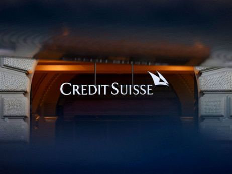 UBS planira prepoloviti radnu snagu Credit Suissea