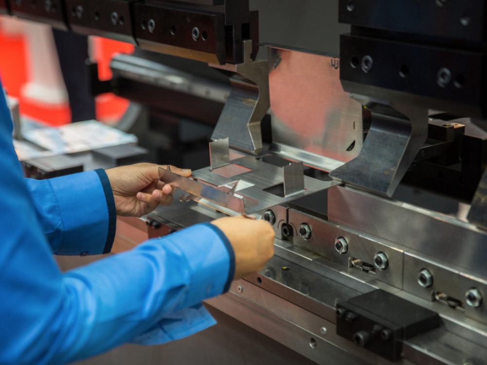 Industrijska proizvodnja u oba entiteta bilježi godišnji pad