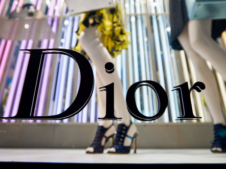 Diorova stilska putovanja diktiraju modne i financijske trendove