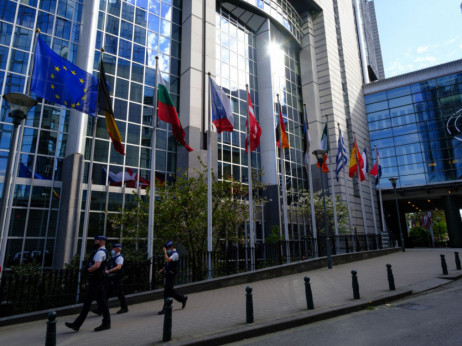 Zastupnici Europskog parlamenta pozivaju na sankcije Miloradu Dodiku