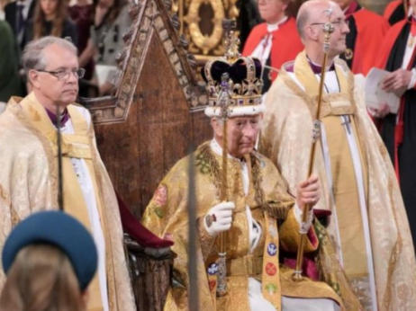 Britanija dobila novog kralja: Okrunjen kralj Karlo III