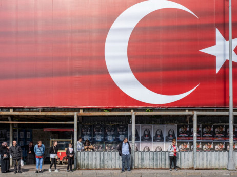 Erdoganovo vodstvo se smanjuje kako odmiče brojanje glasova
