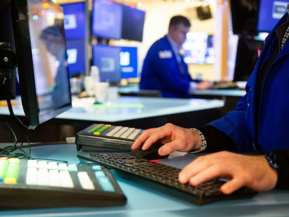 Pad američkih dionica, krivulja prinosa sve strmija