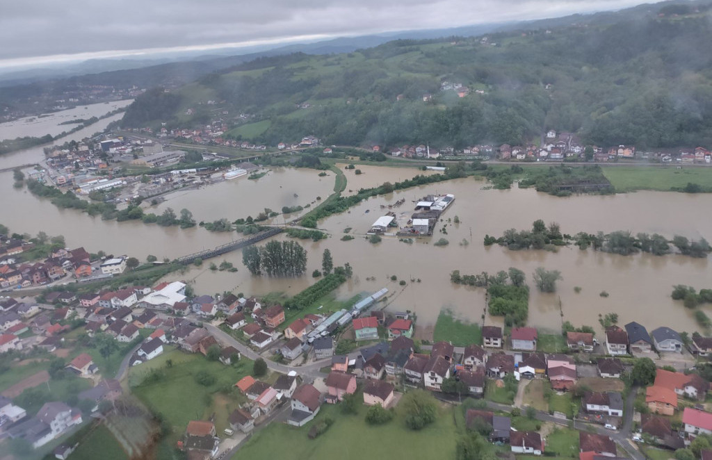 Vlada FBiH pomaže poplavljenim područjima, čeka se Vlada RS