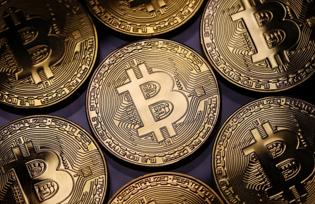 Bitcoin blizu jednogodišnjeg maksimuma