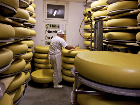 Švicarska postaje neto uvoznik sira