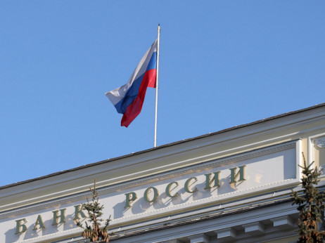 Rusija vanredno podigla kamatne stope nakon pada rublje