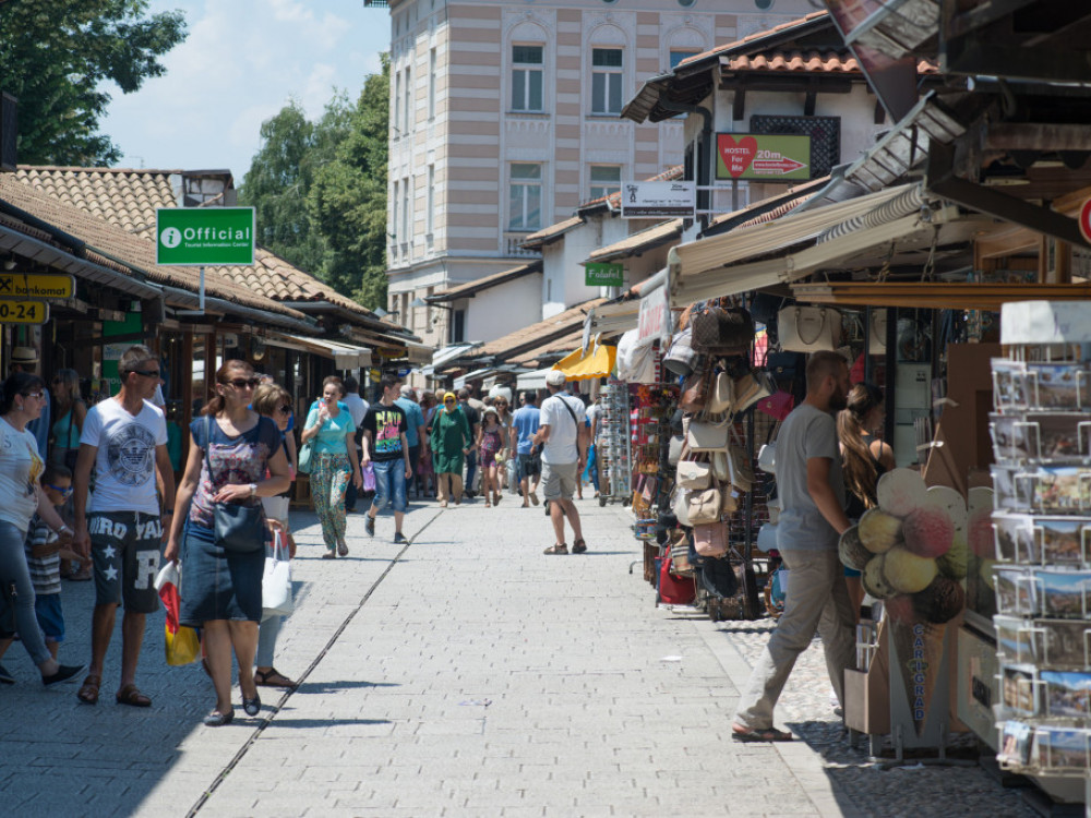 Pet stvari za početak dana: BiH i EU, osiguravači i tržište rada
