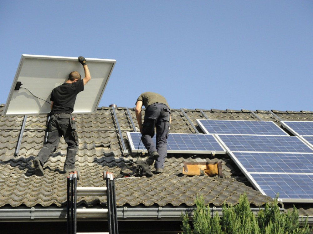 Neophodno razjasniti nedoumice oko solarnih panela na krovovima domaćinstava u RS