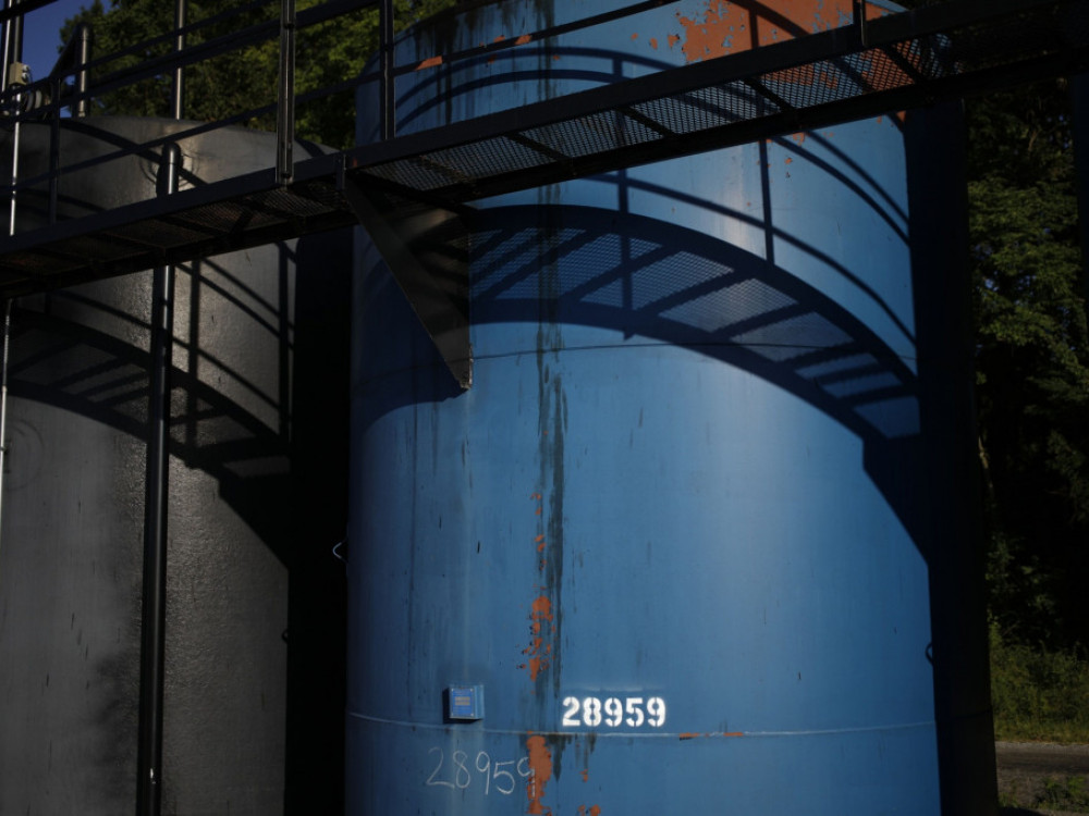 Nafta stabilna nakon najvećeg mjesečnog napretka od početka 2022. godine