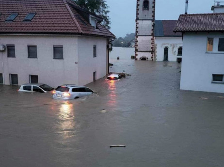 Slovenija: Tri osobe smrtno stradale, poplave u većini zemlje