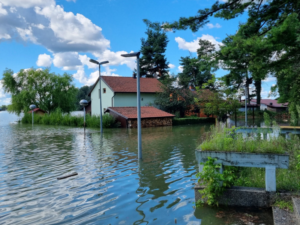 Kritično na sjeveru Hrvatske, Drava se izlila, oglasile se sirene