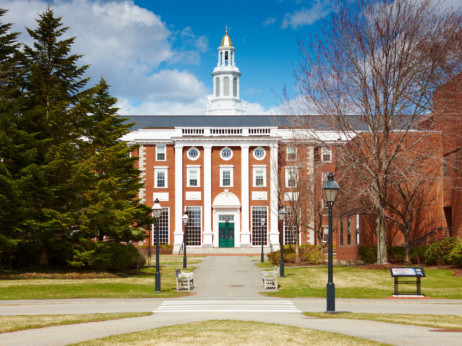 Trump zabranio stranim studentima studiranje na Harvardu
