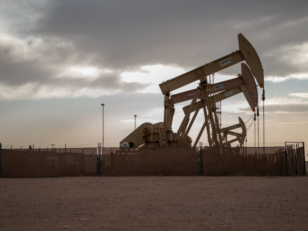 Nafta smanjuje tjedni gubitak, cijene blago porasle