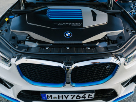 BMW tvrdi da su automobili s motorima s unutrašnjim sagorijevanjem dostigli vrhunac
