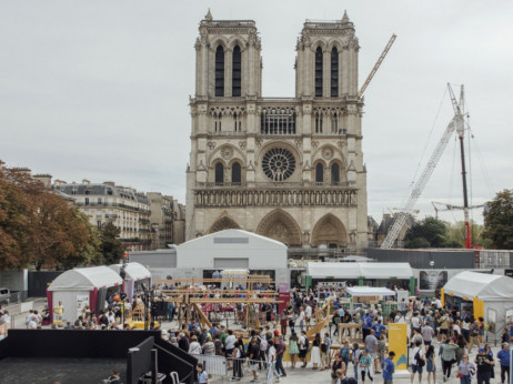 Katedrala Notre Dame ponovo dominira pariskom panoramom, ali je nekima i dalje kontroverzna