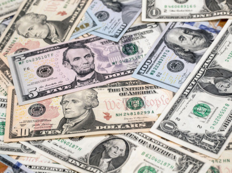 Bazna inflacija u SAD se hladi, dolar pao na najniži nivo od jula