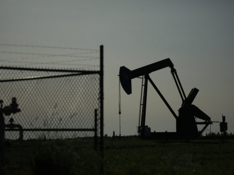 Nafta ostaje blizu tromjesečnog minimuma dok se šire izazovi potražnje