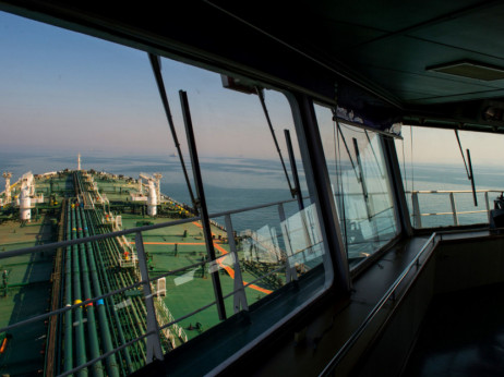 Rast cijena nafte zaustavljen zbog rizika plovidbe Crvenim morem