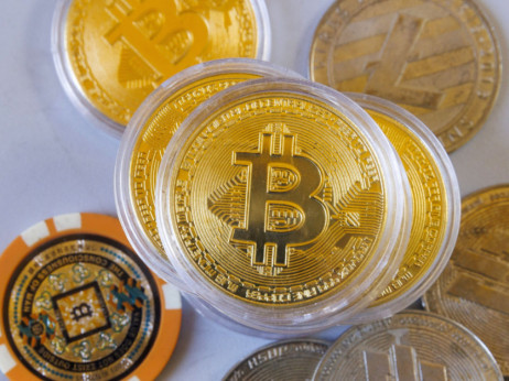 Bitcoin premašio 57.000 dolara, kripto-fondovi nastavljaju rast