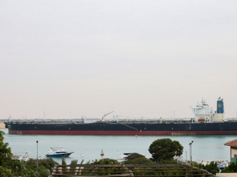 Cijena nafte miruje dok tenzije u Crvenom moru rastu